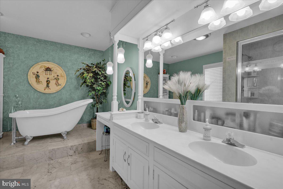 WYOMISSING HILLS - Residential