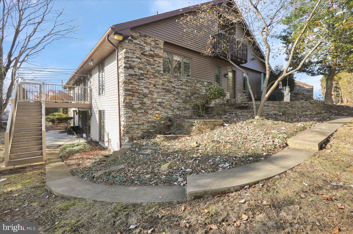 112 GRANDVIEW BOULEVARD