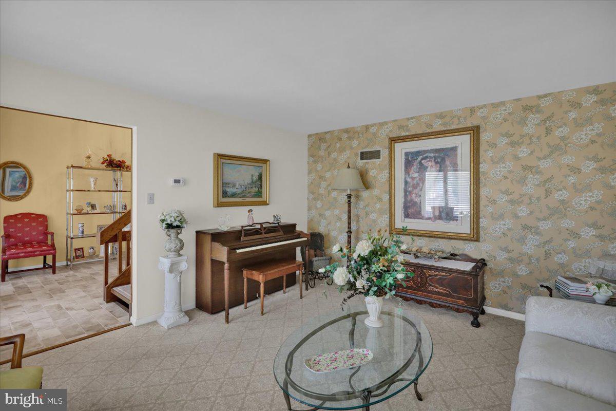 WYOMISSING HILLS - Residential