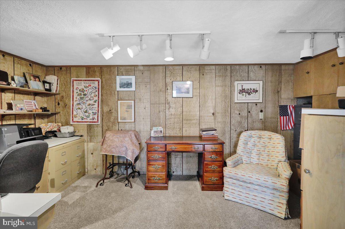 WYOMISSING HILLS - Residential