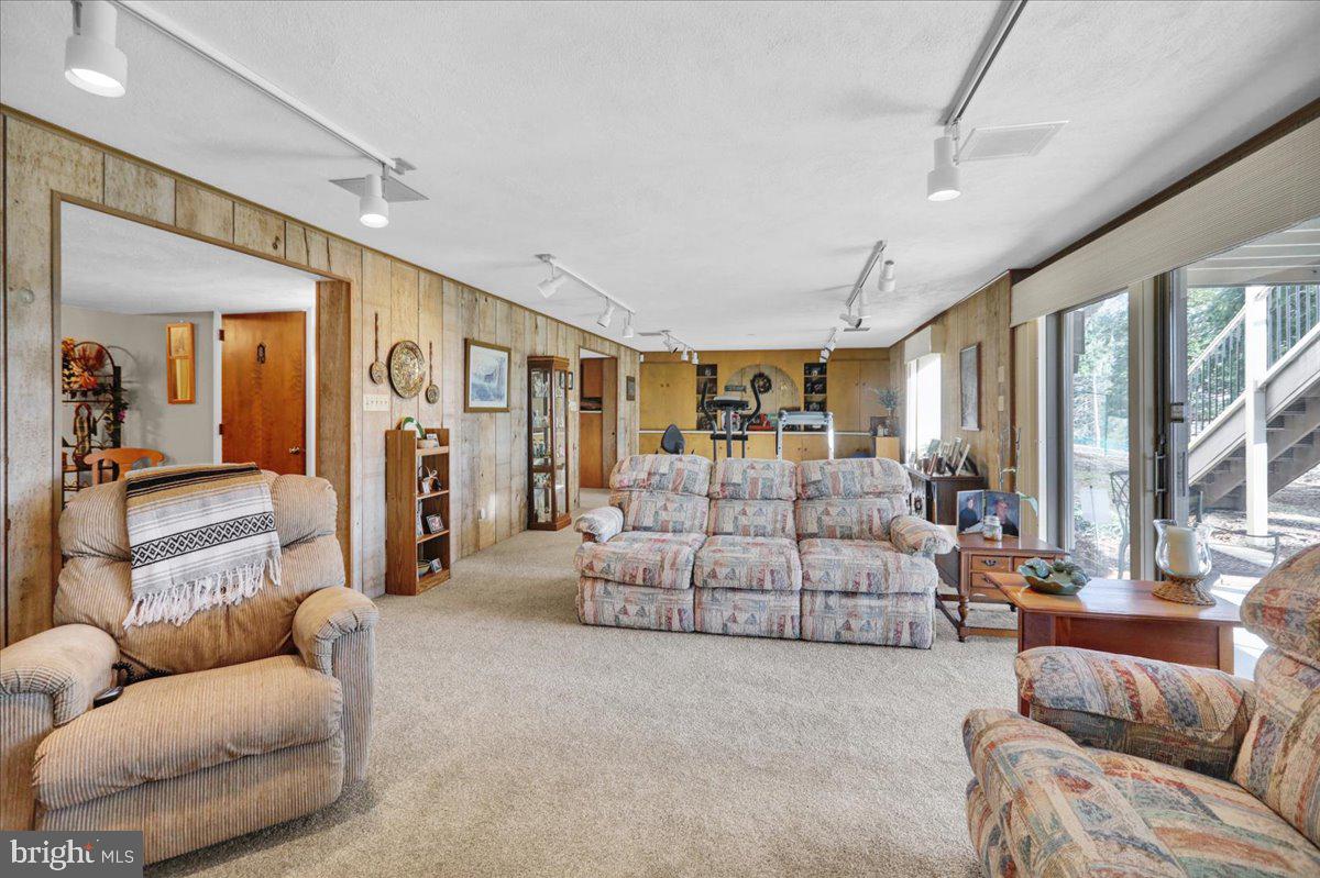 WYOMISSING HILLS - Residential