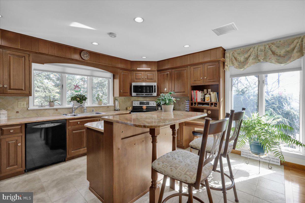 WYOMISSING HILLS - Residential