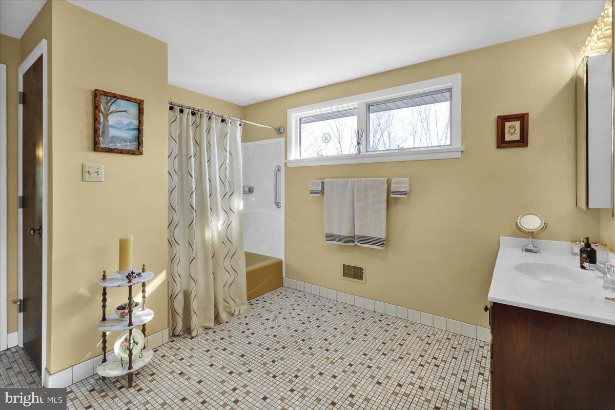 WYOMISSING HILLS - Residential