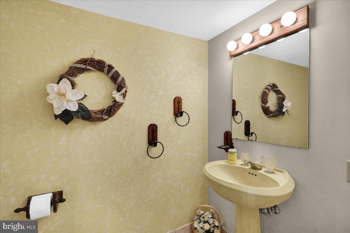 WYOMISSING HILLS - Residential