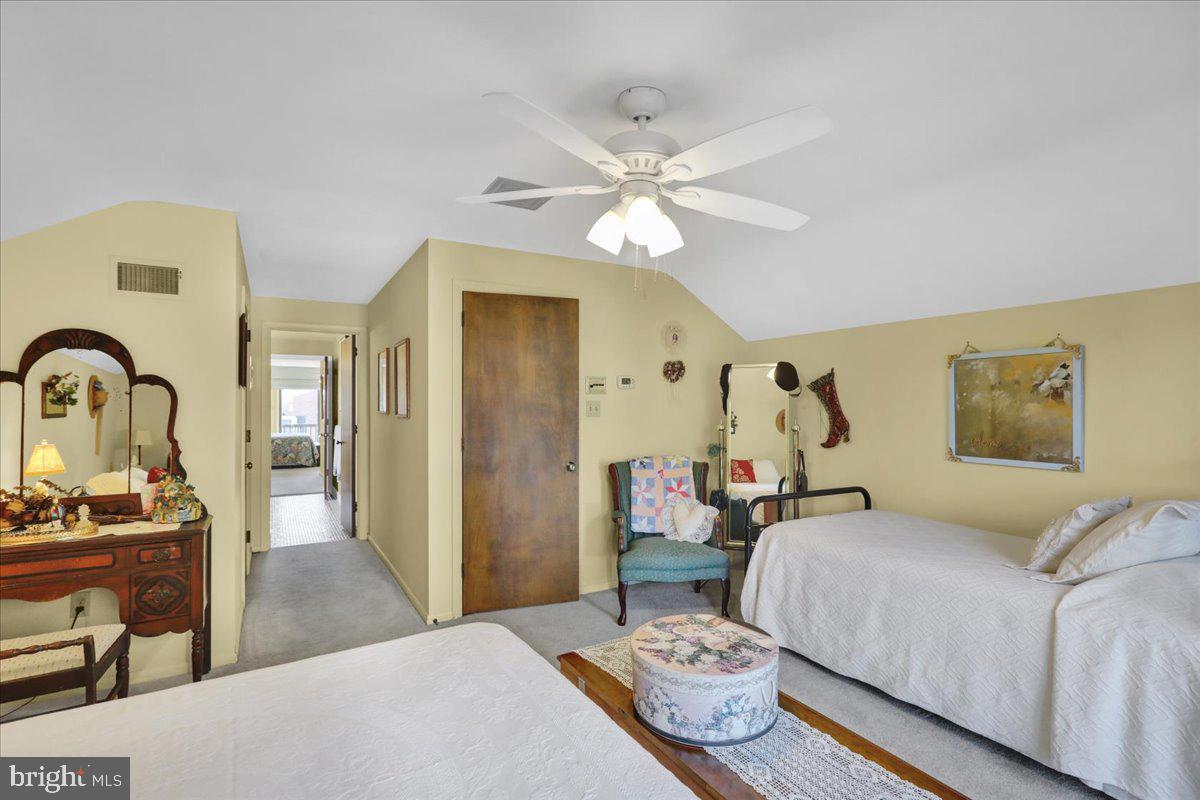 WYOMISSING HILLS - Residential