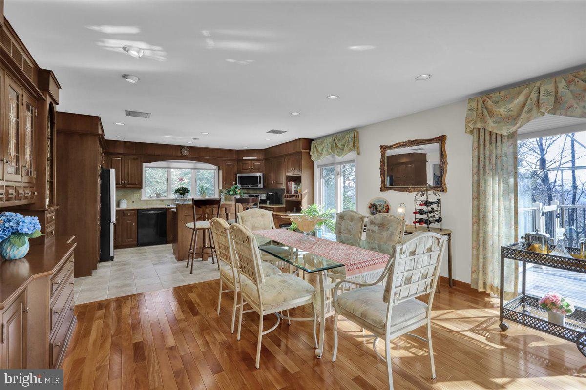 WYOMISSING HILLS - Residential