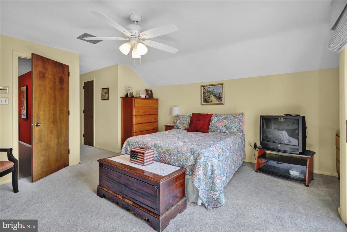 WYOMISSING HILLS - Residential