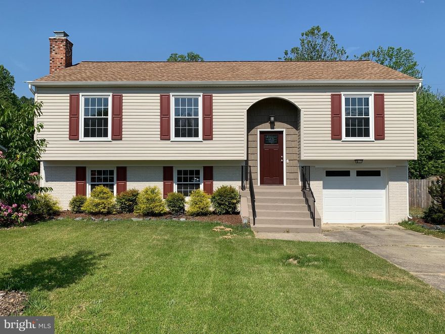 **Check Out the 3D Walkthough Video**Nicely Updated 3 Bedroom, 2 Bath Split is Move In Ready, NO RENT BACK NEEDED!  Sited on a Very Level Lot w/Quick Access to the Frontgate, this Home Features NEW Carpet; Cathedral Ceiling in Living & Dining Room; UPDATED Kitchen w/NEW Butcher Block Counters, S/S Undermount Sink, Stainless Steel Appliances & NEW Lighting & Hardware; 2020 RENOVATED Main Level Bathroom w/NEW Floating Vanity, Tub w/Subway Tile Surround, Flooring, Toilet & Accessories; Hardwood Floors in All Bedrooms; Finished Walkout Lower Level w/Wide Plank Flooring, Wood Burning Fireplace, Full Bath & Laundry Room; UPDATED Trane Heatpump (2018); UPDATED Vinyl, Double Pane Windows & Much More.  The Features Continue Outside to Include UPDATED Vinyl Siding(2019); UPDATED Roof w/Architectural Shingles(2019); UPDATED Gutters w/Gutter Guards(2019); Large Deck in Level, Fenced Backyard Backing to Trees; Located on Culdesac, just a few lots away from Aquia Park w/Basketball, Tot Lot & Field.  Located in Amenity Filled Aquia Harbour w/2 Pools, Police & Fire Dept, Marina w/Boat Ramp & Fishing Pier, Golf Course w/Putting Green, Driving Range & World Famous Clubhouse @ Aquia Harbour Restaurant, Horse Stables w/Riding Trails, Dog Park, Gated Entrance, Community Garden, 9 Parks and Much, Much More.***NO Showings Until Friday 5/28, then Showings All Day Friday 5/28, Saturday 5/29, Sunday 5/30 and Monday 5/31.   Offers Due Monday 5/31 for Review and Response Tuesday 6/1***