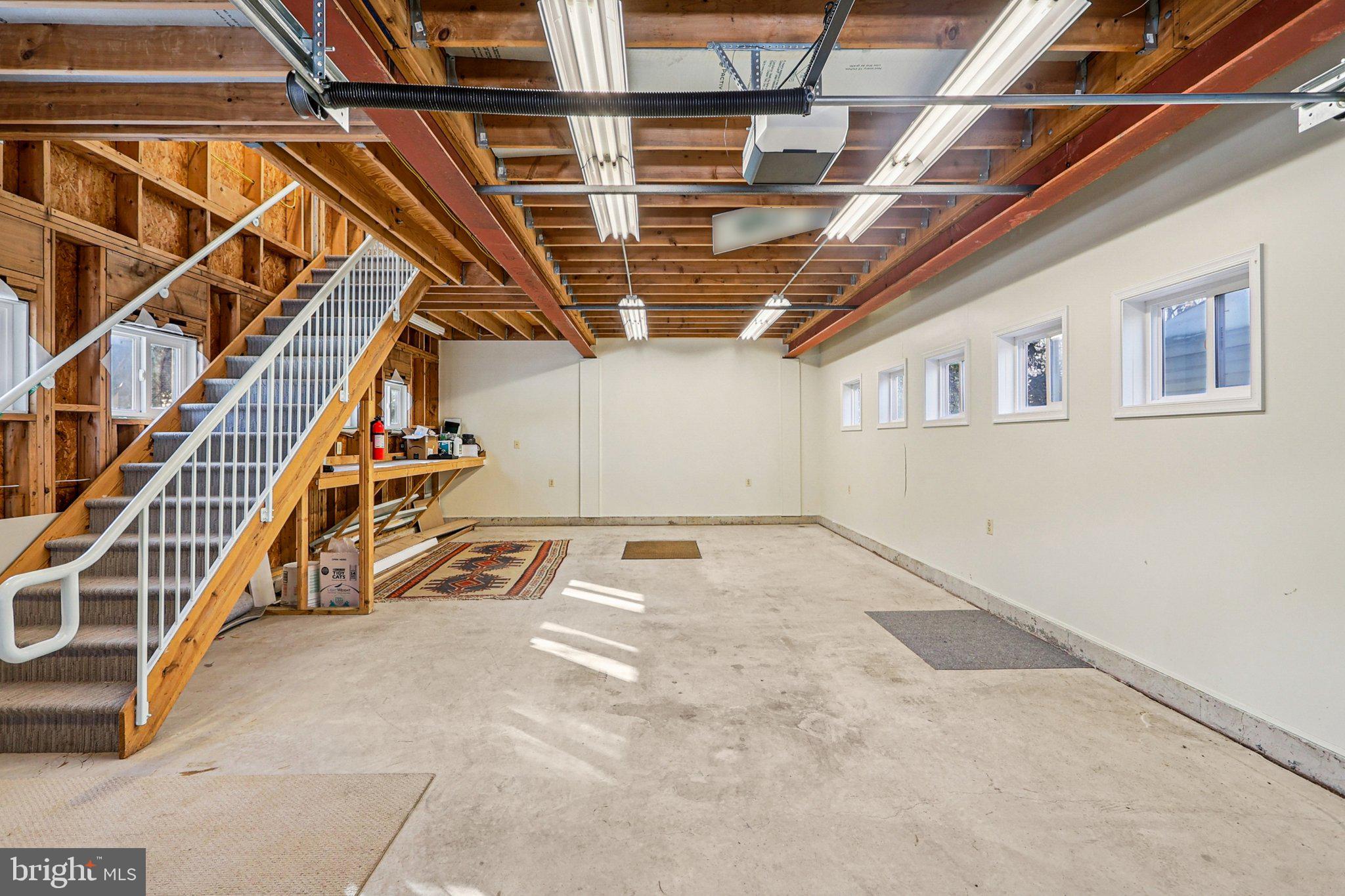 ARLINGTON RIDGE - Residential