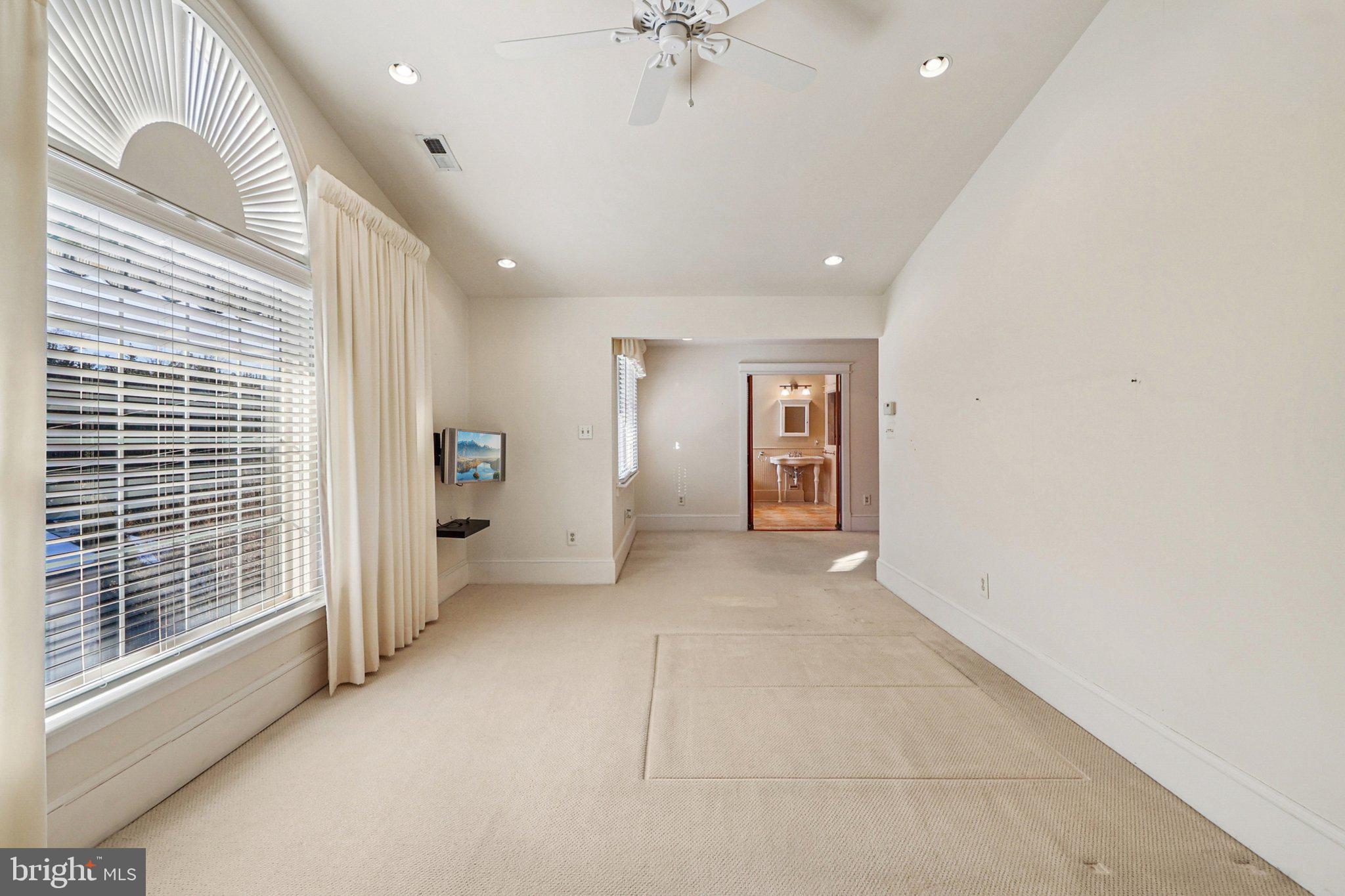 ARLINGTON RIDGE - Residential