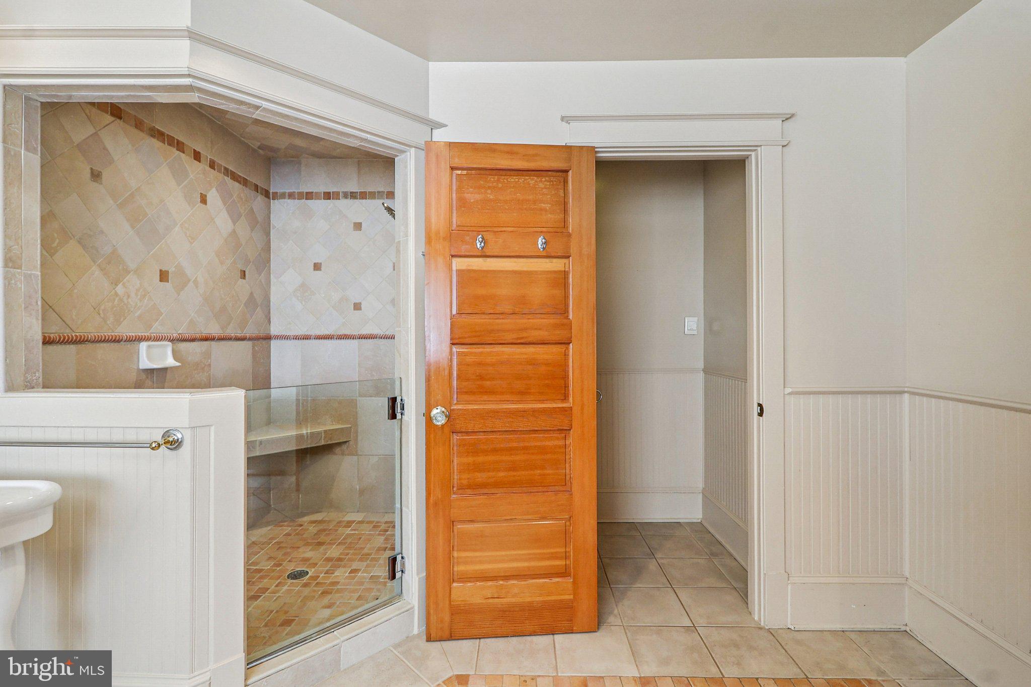 ARLINGTON RIDGE - Residential