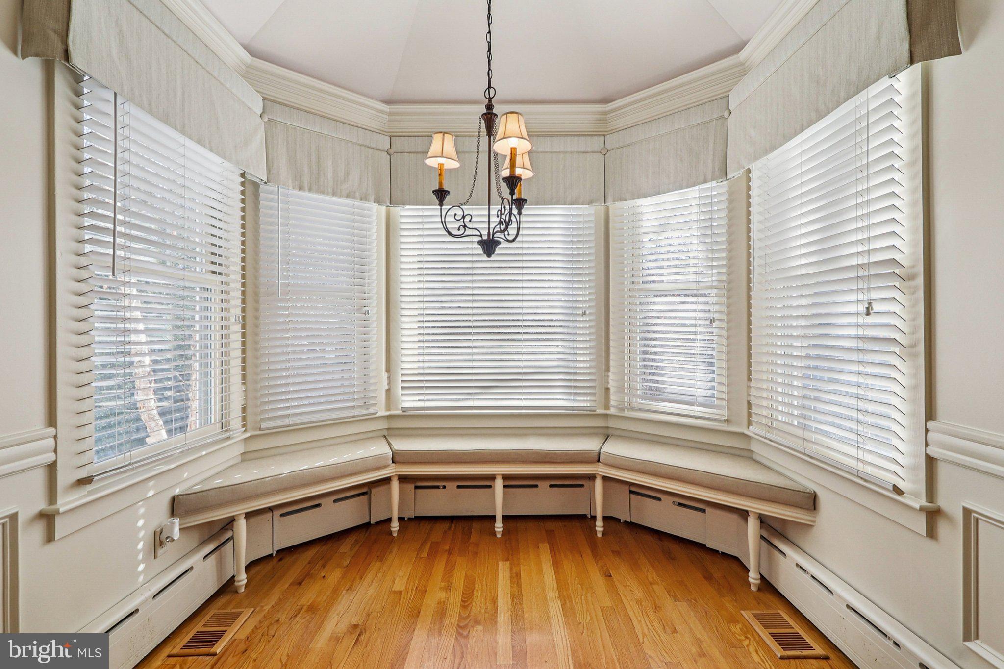 ARLINGTON RIDGE - Residential