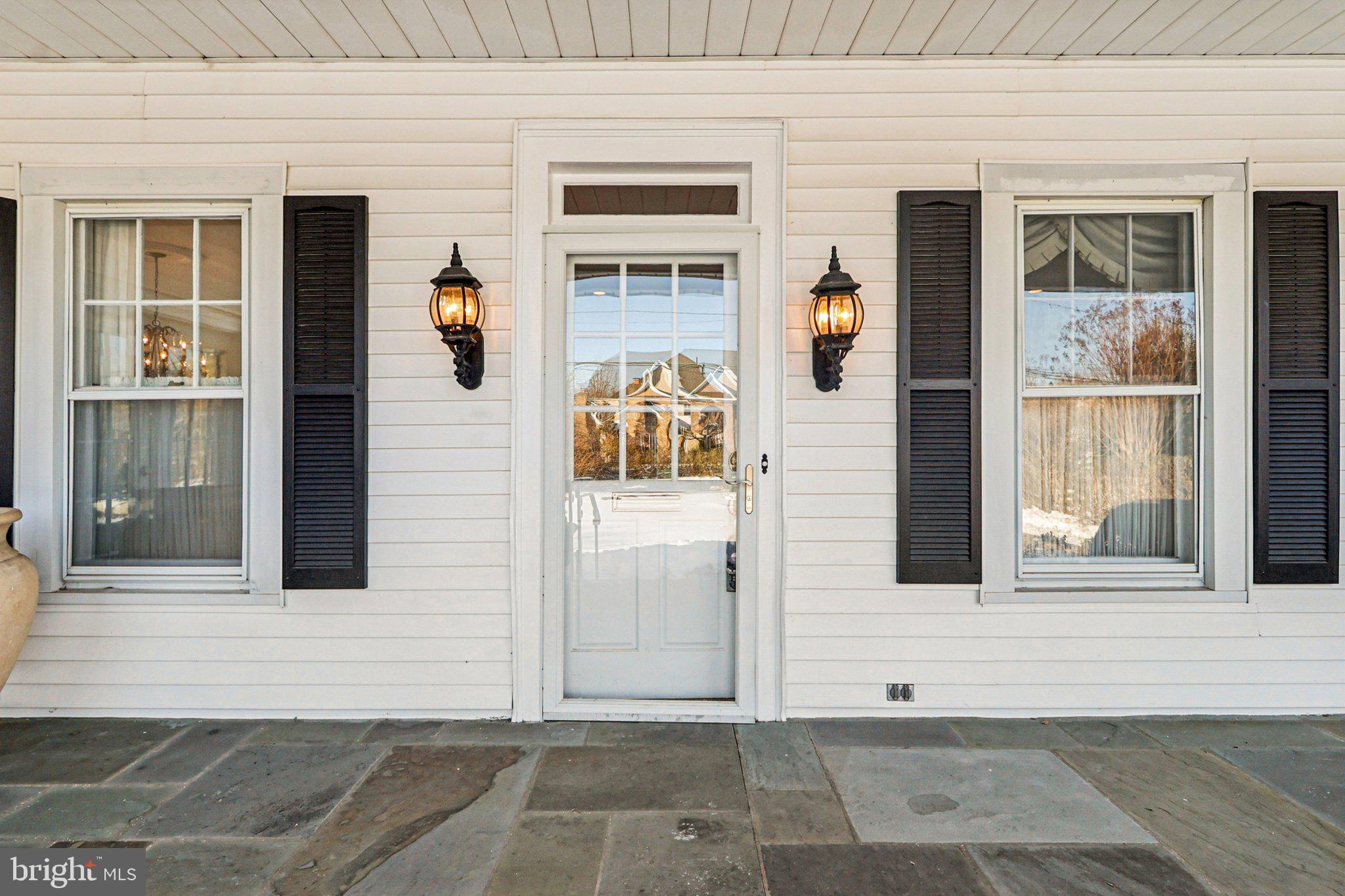 ARLINGTON RIDGE - Residential