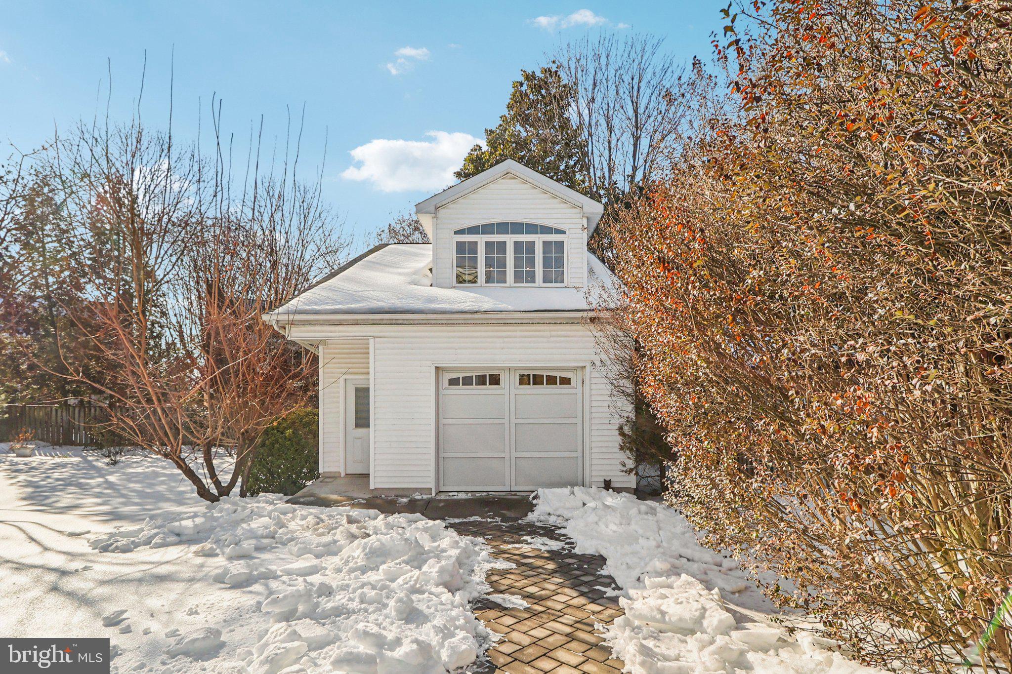 ARLINGTON RIDGE - Residential