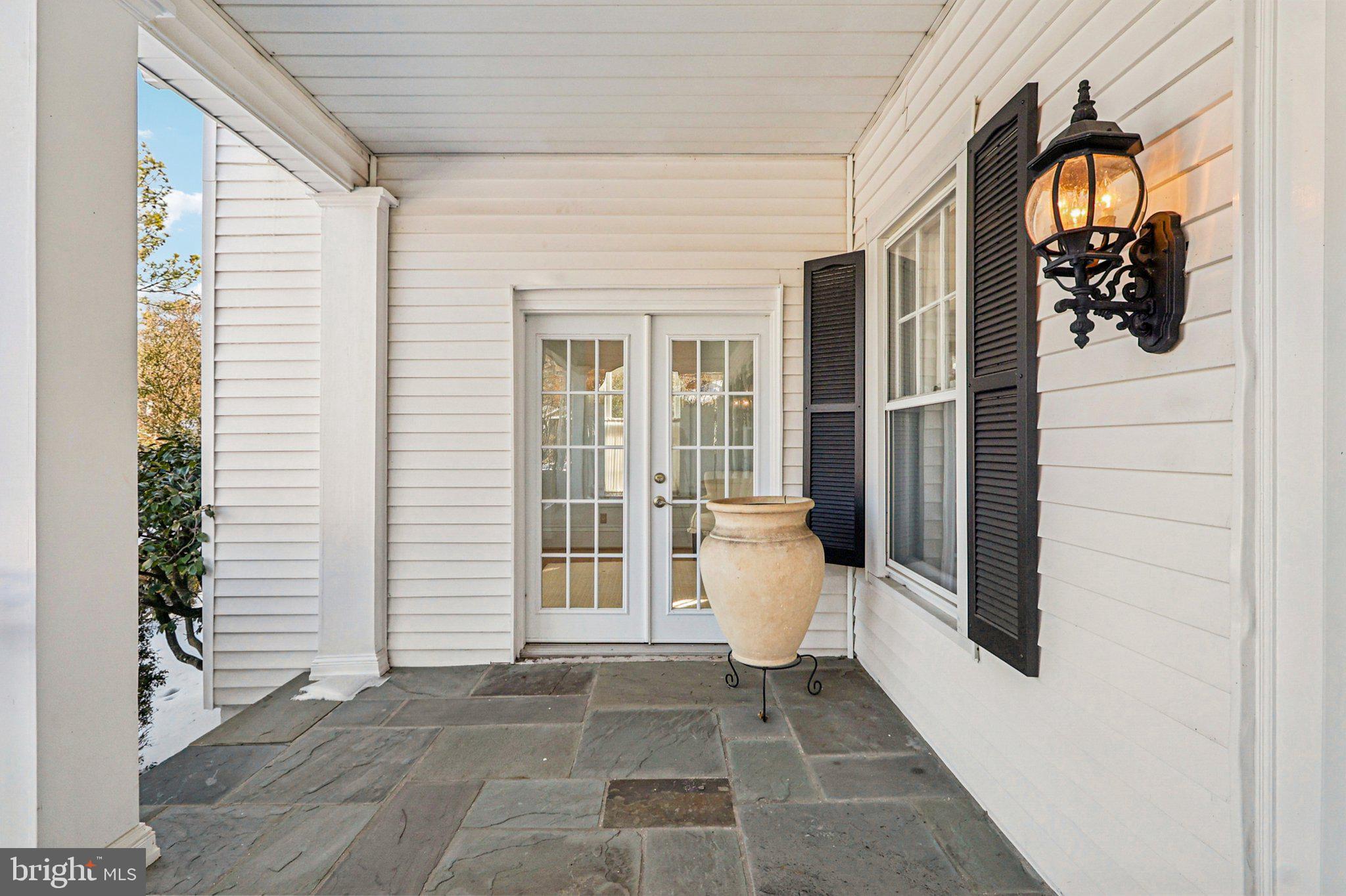 ARLINGTON RIDGE - Residential