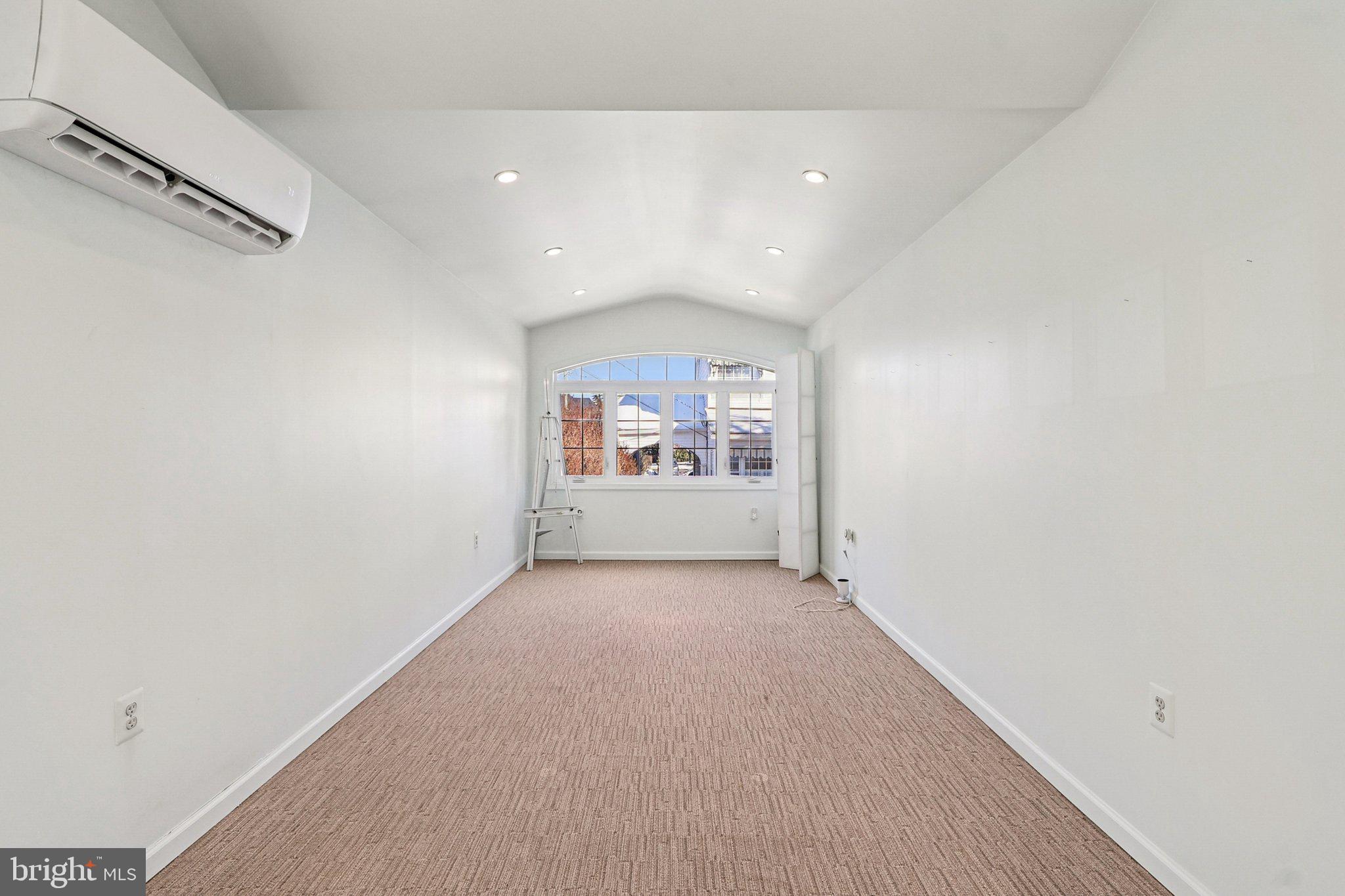 ARLINGTON RIDGE - Residential