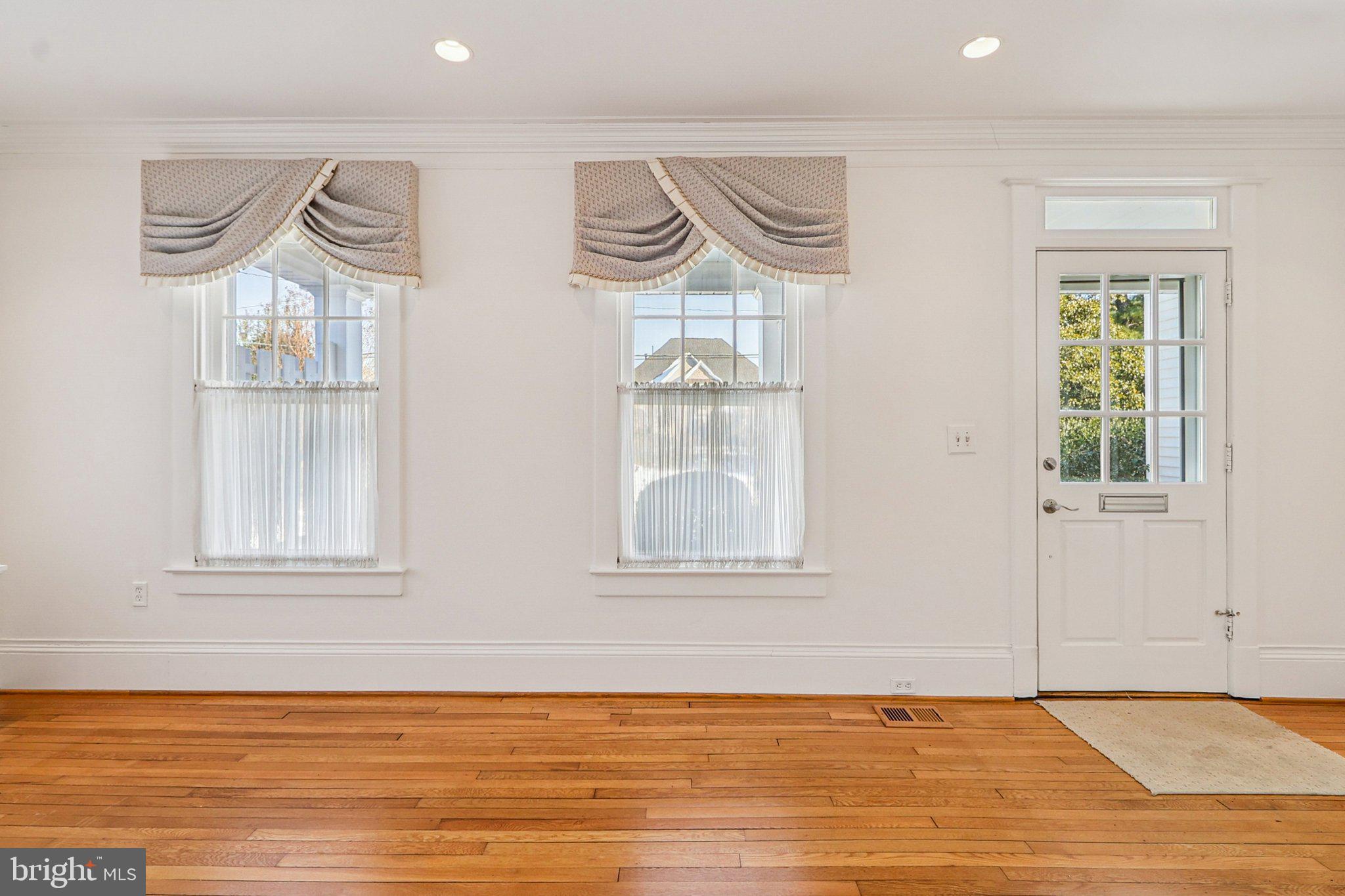 ARLINGTON RIDGE - Residential