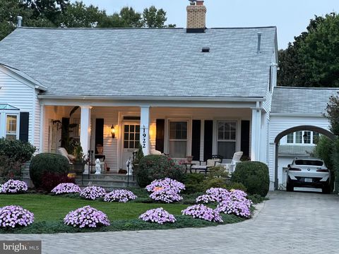 1922 S ARLINGTON ROAD ARLINGTON VA 22202