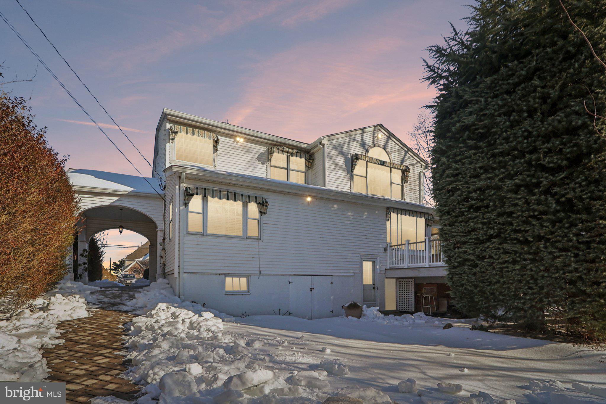 ARLINGTON RIDGE - Residential