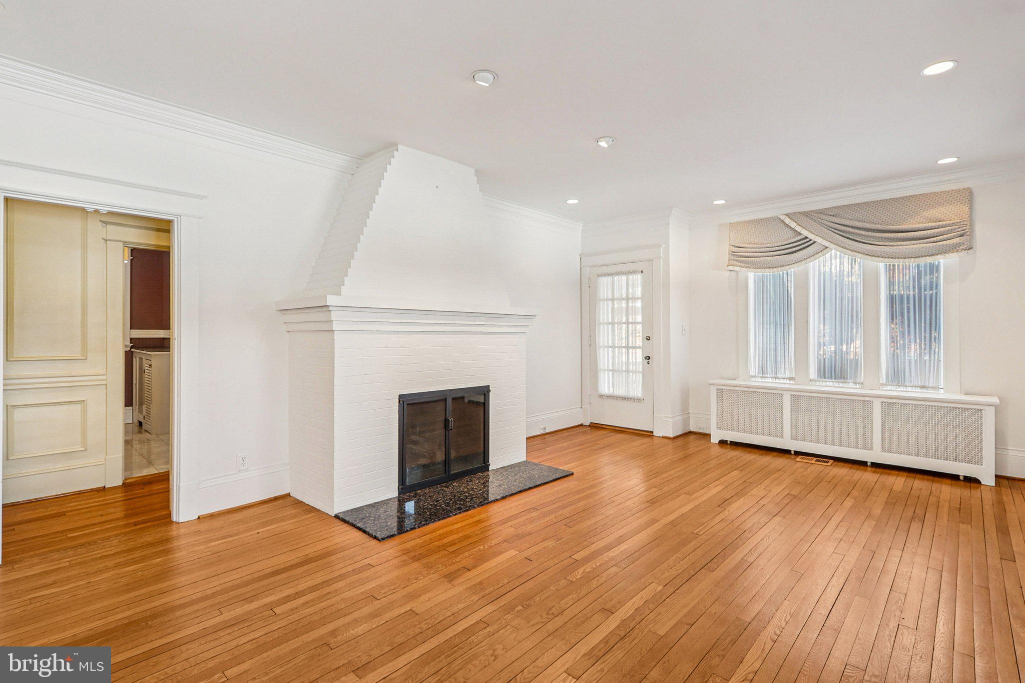 ARLINGTON RIDGE - Residential