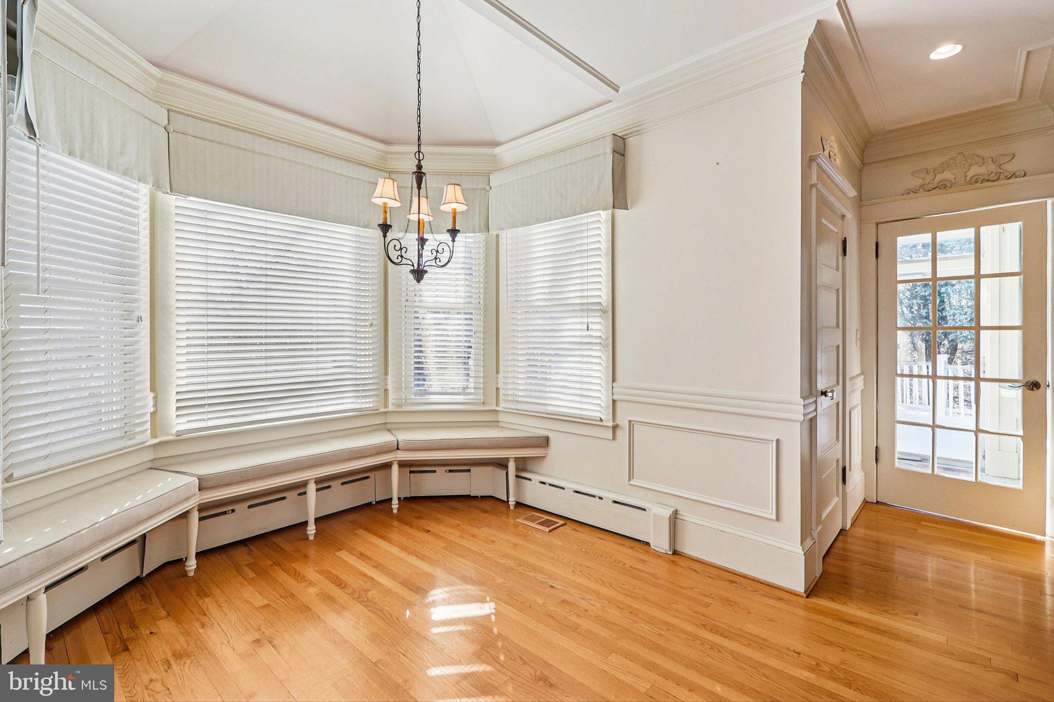 ARLINGTON RIDGE - Residential