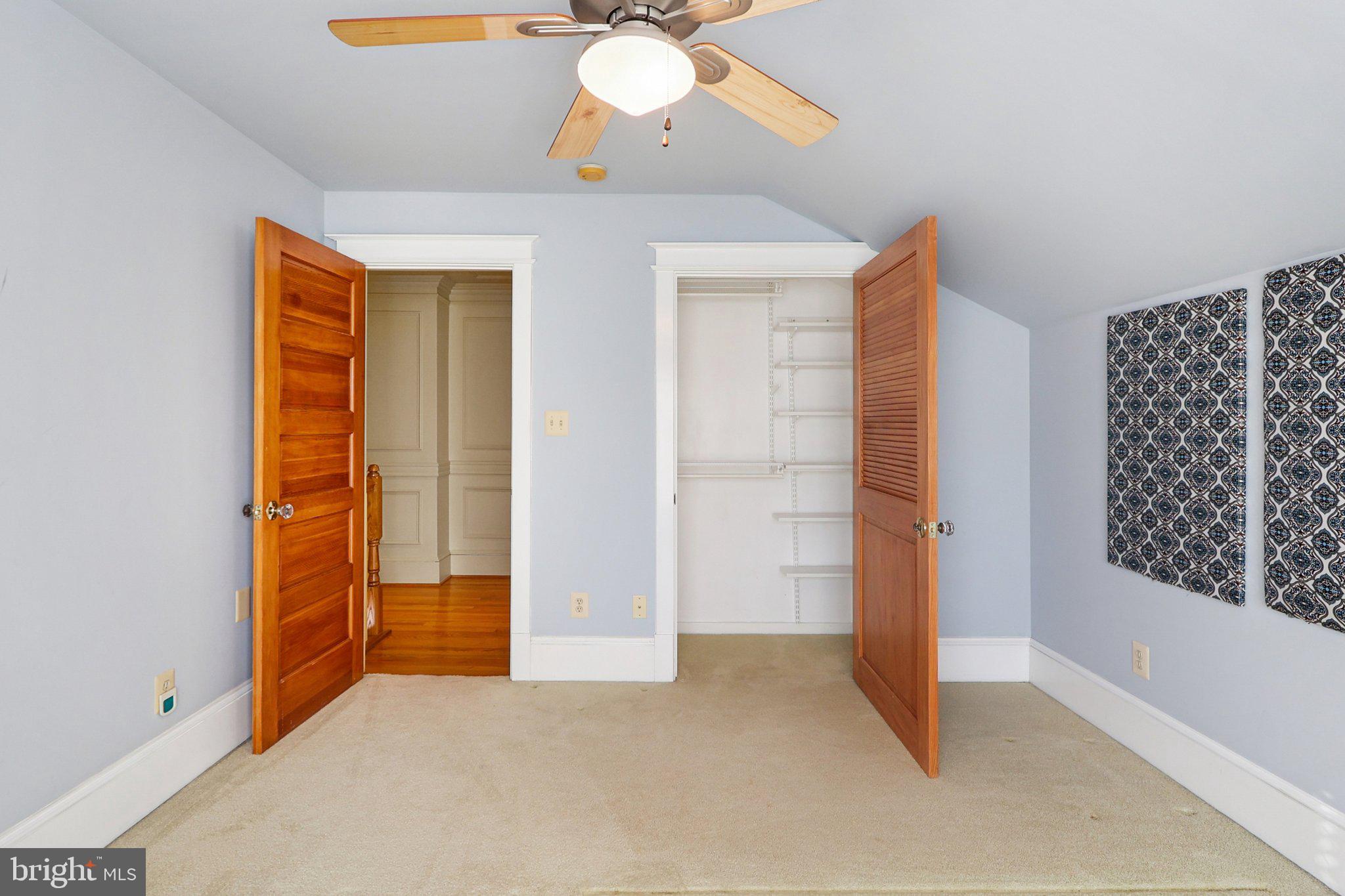 ARLINGTON RIDGE - Residential