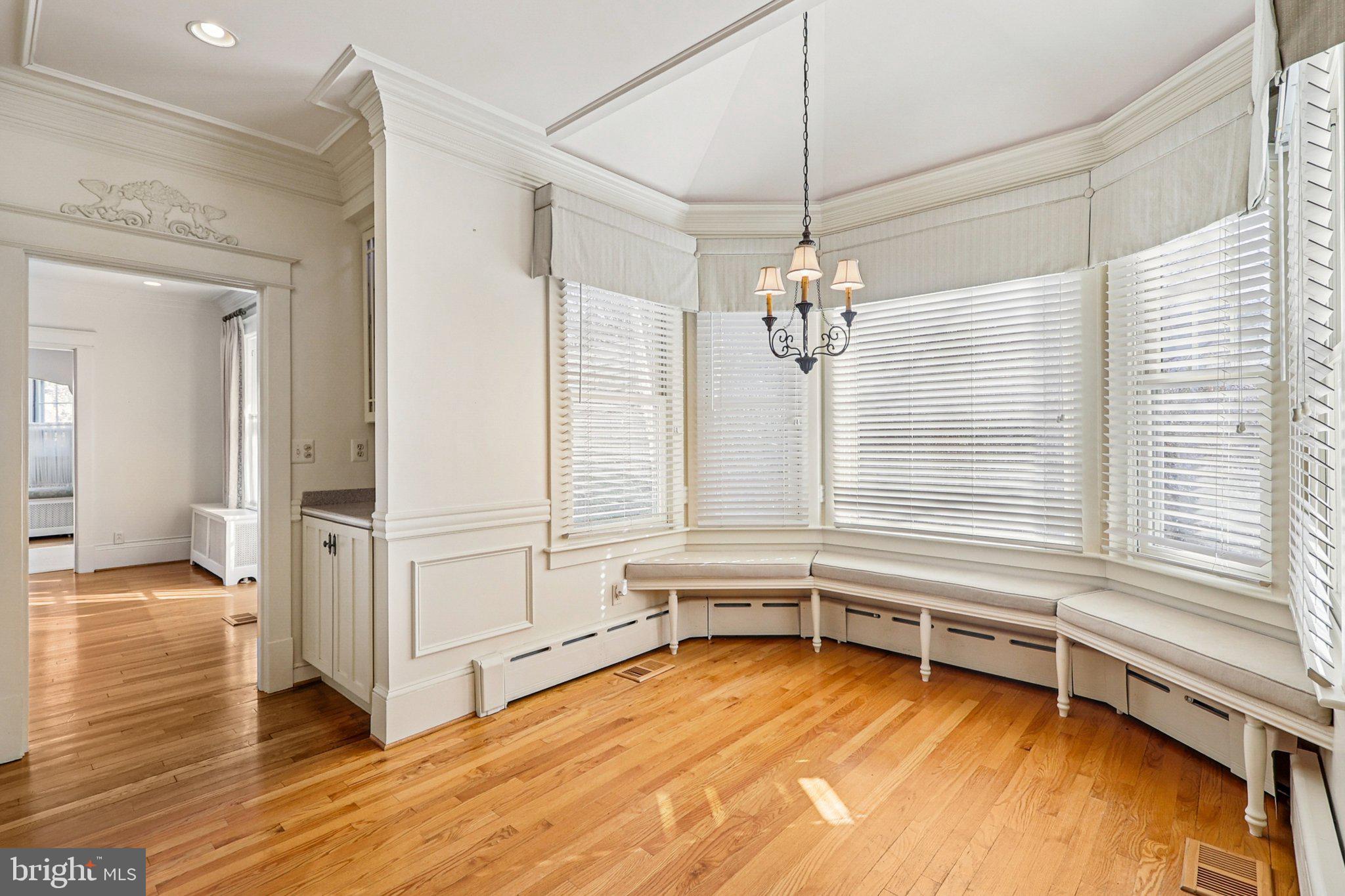 ARLINGTON RIDGE - Residential