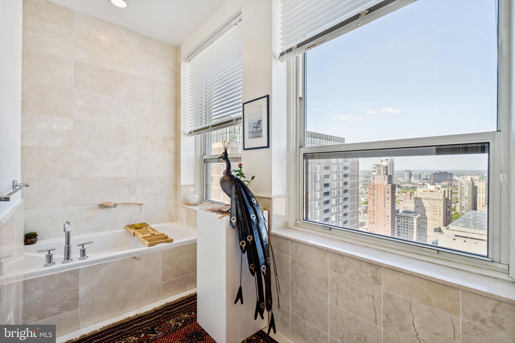 AVENUE OF THE ARTS - Residential