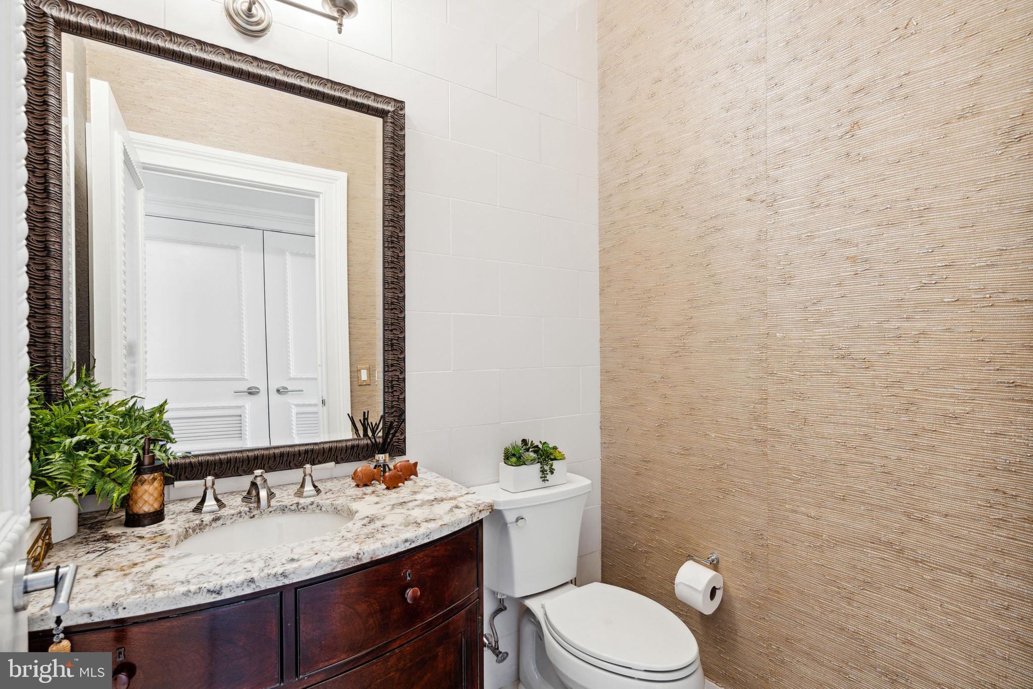 AVENUE OF THE ARTS - Residential