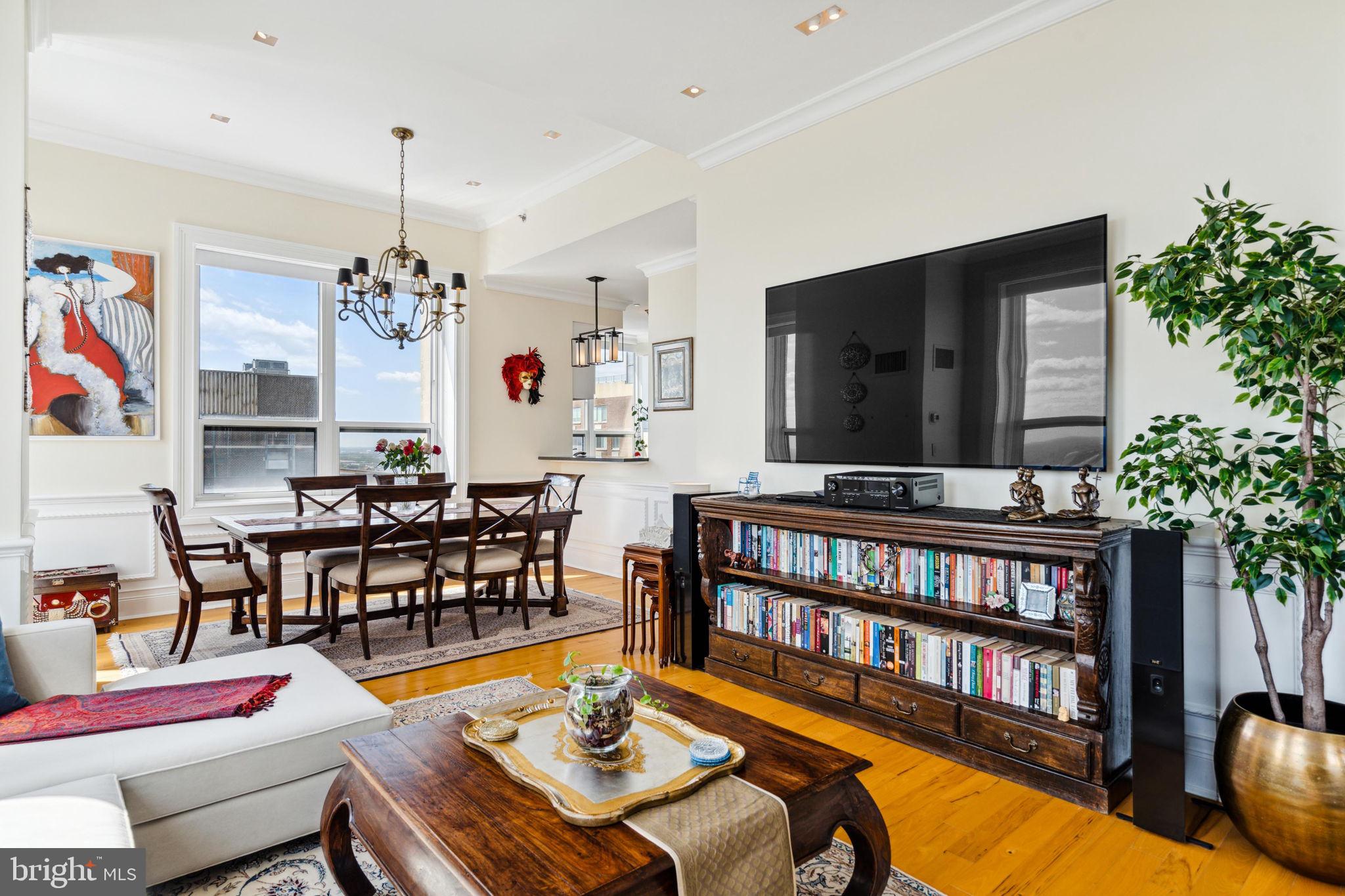 AVENUE OF THE ARTS - Residential