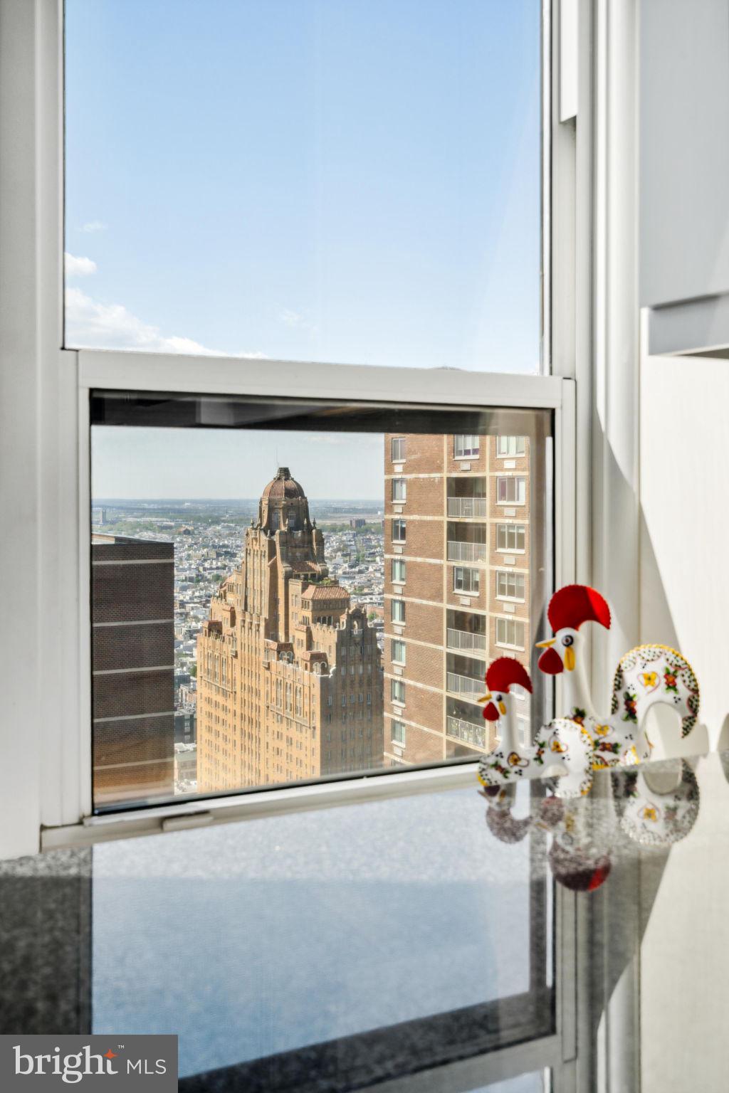 AVENUE OF THE ARTS - Residential