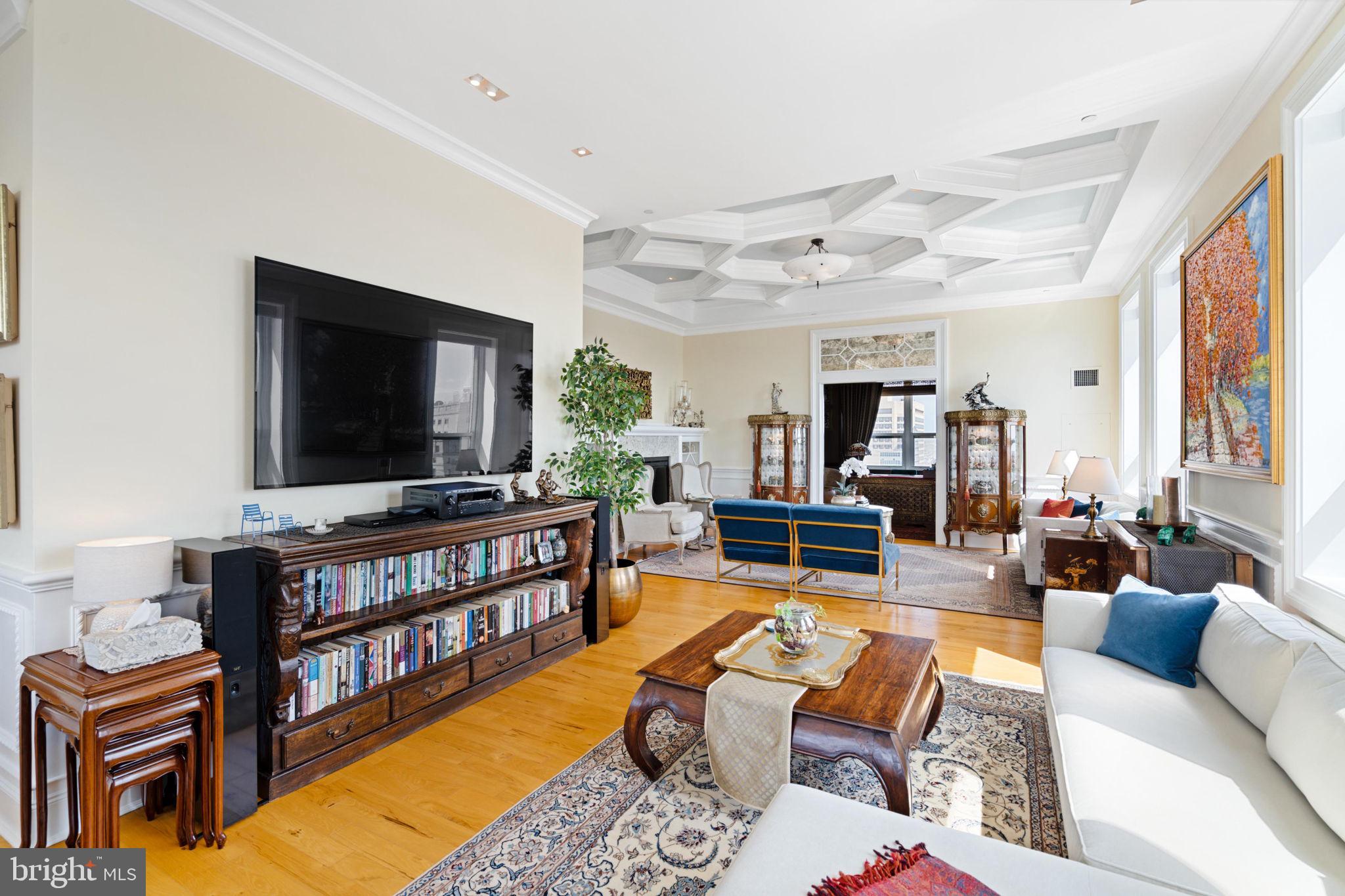 AVENUE OF THE ARTS - Residential