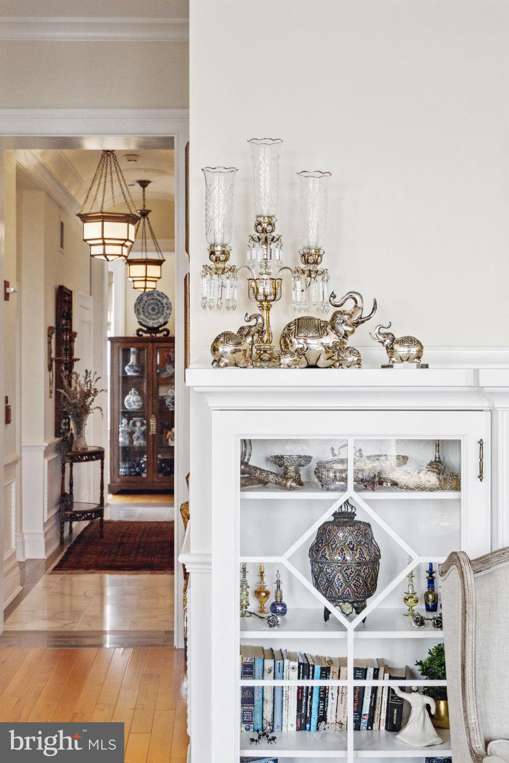 AVENUE OF THE ARTS - Residential