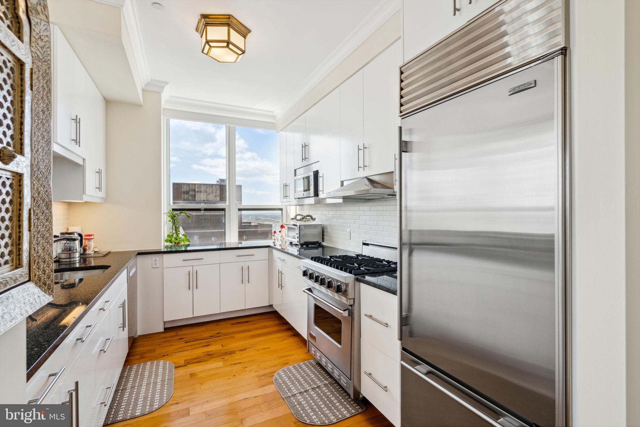 AVENUE OF THE ARTS - Residential