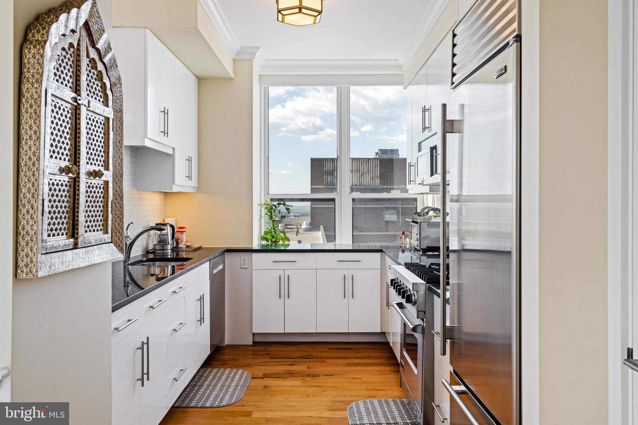 AVENUE OF THE ARTS - Residential