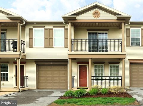Condo For Sale - 142-F Alma Mater Court<br/> STATE COLLEGE, PA 16803