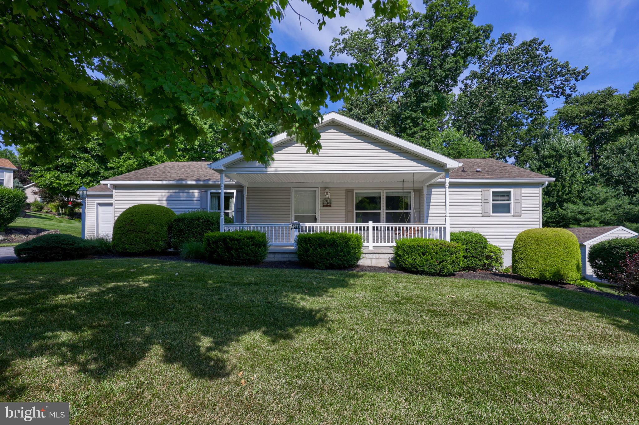 1037 HEMLOCK CIRCLE