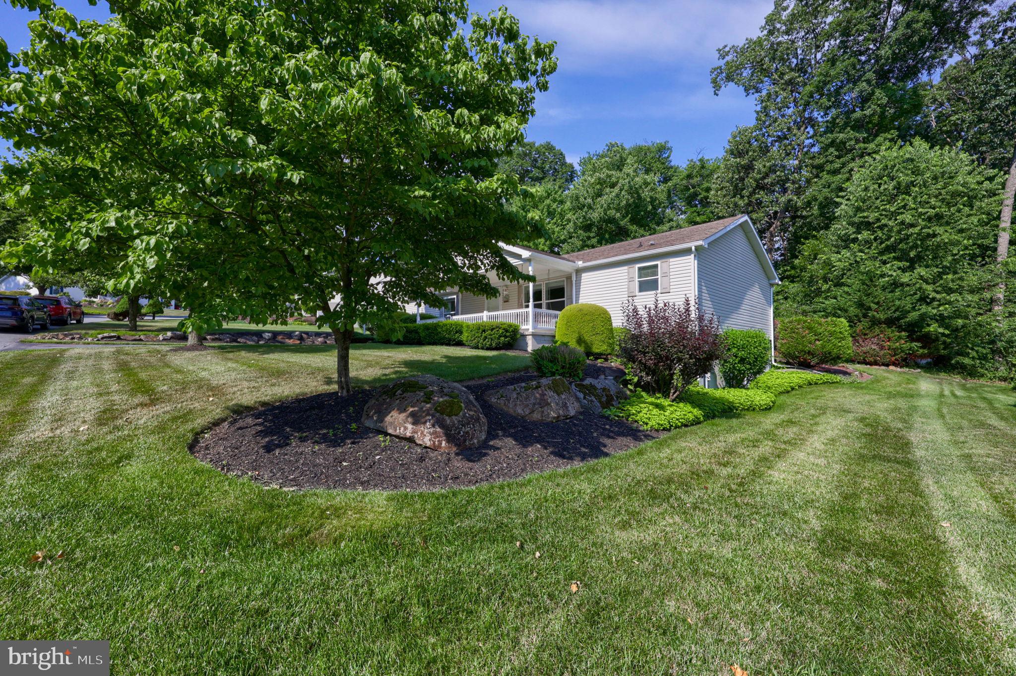 1037 HEMLOCK CIRCLE