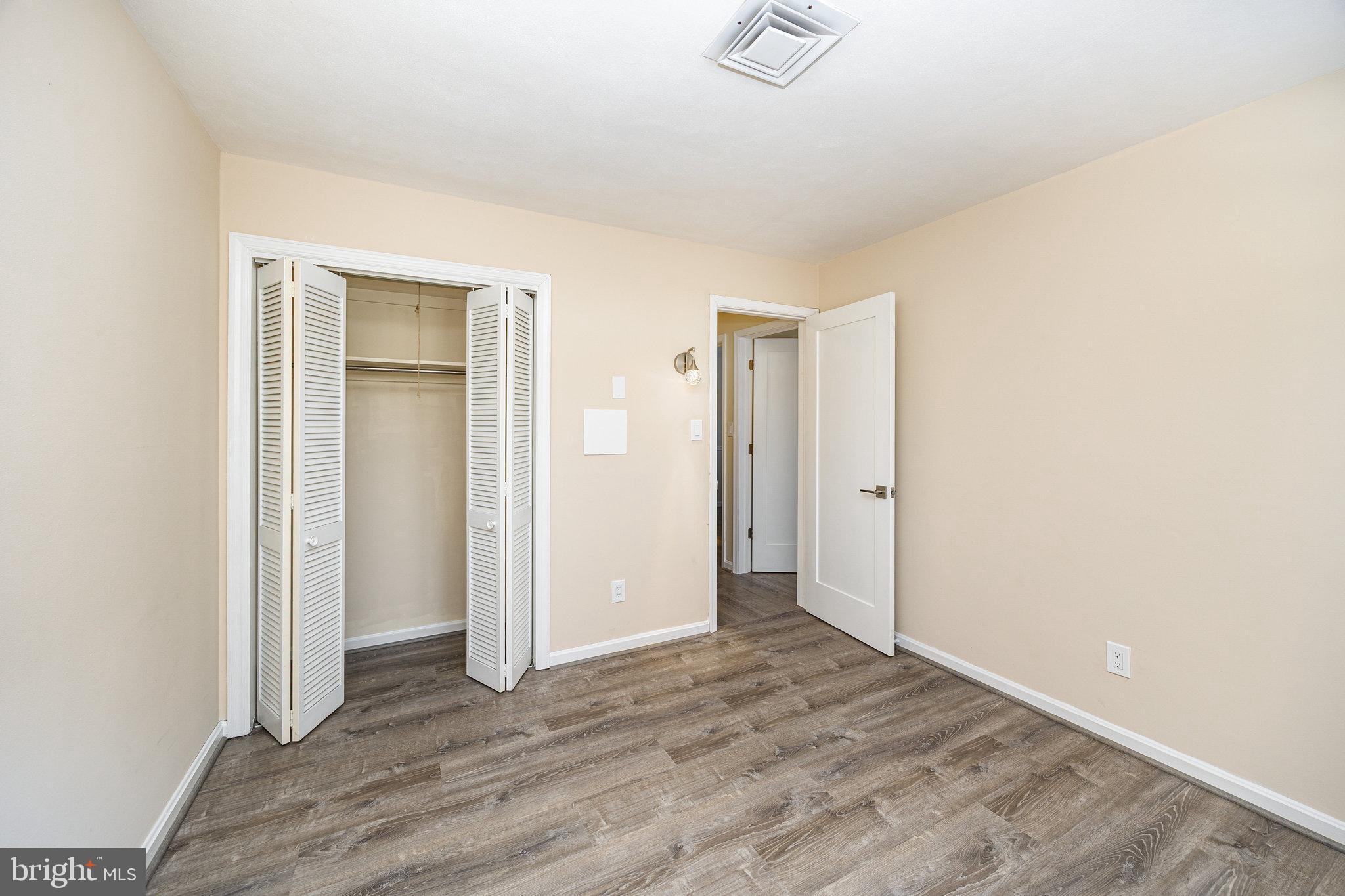 COLONIAL CREST - Residential