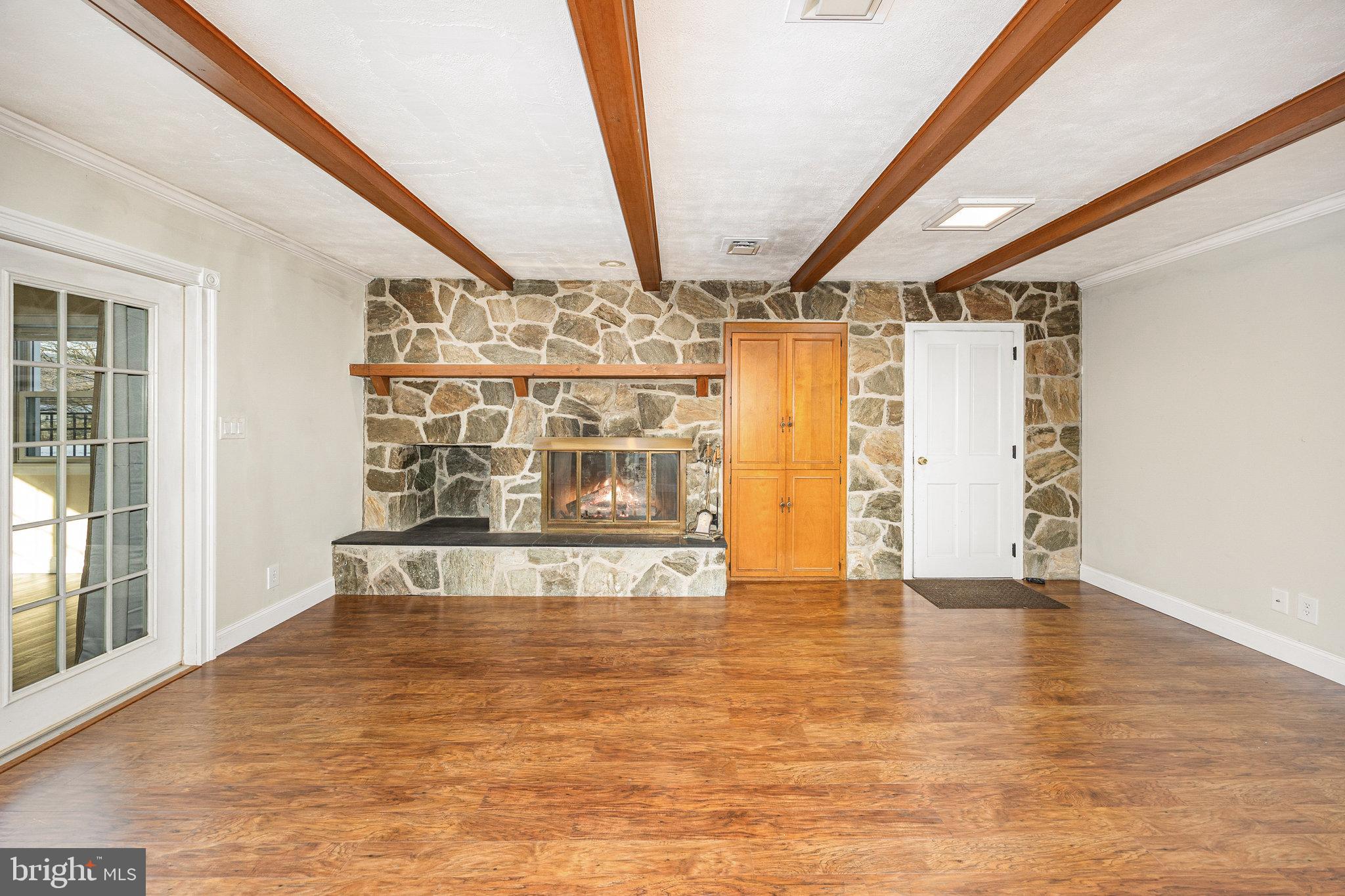 COLONIAL CREST - Residential