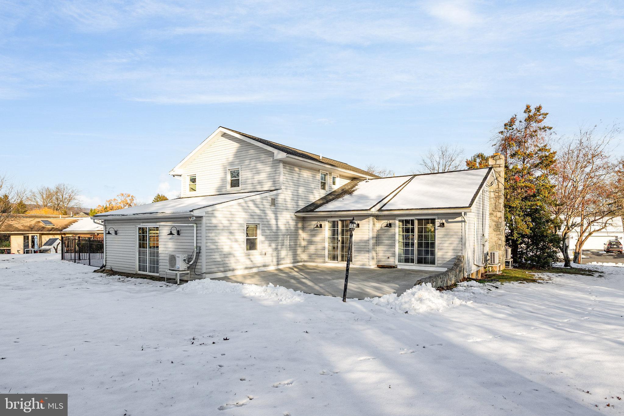 COLONIAL CREST - Residential