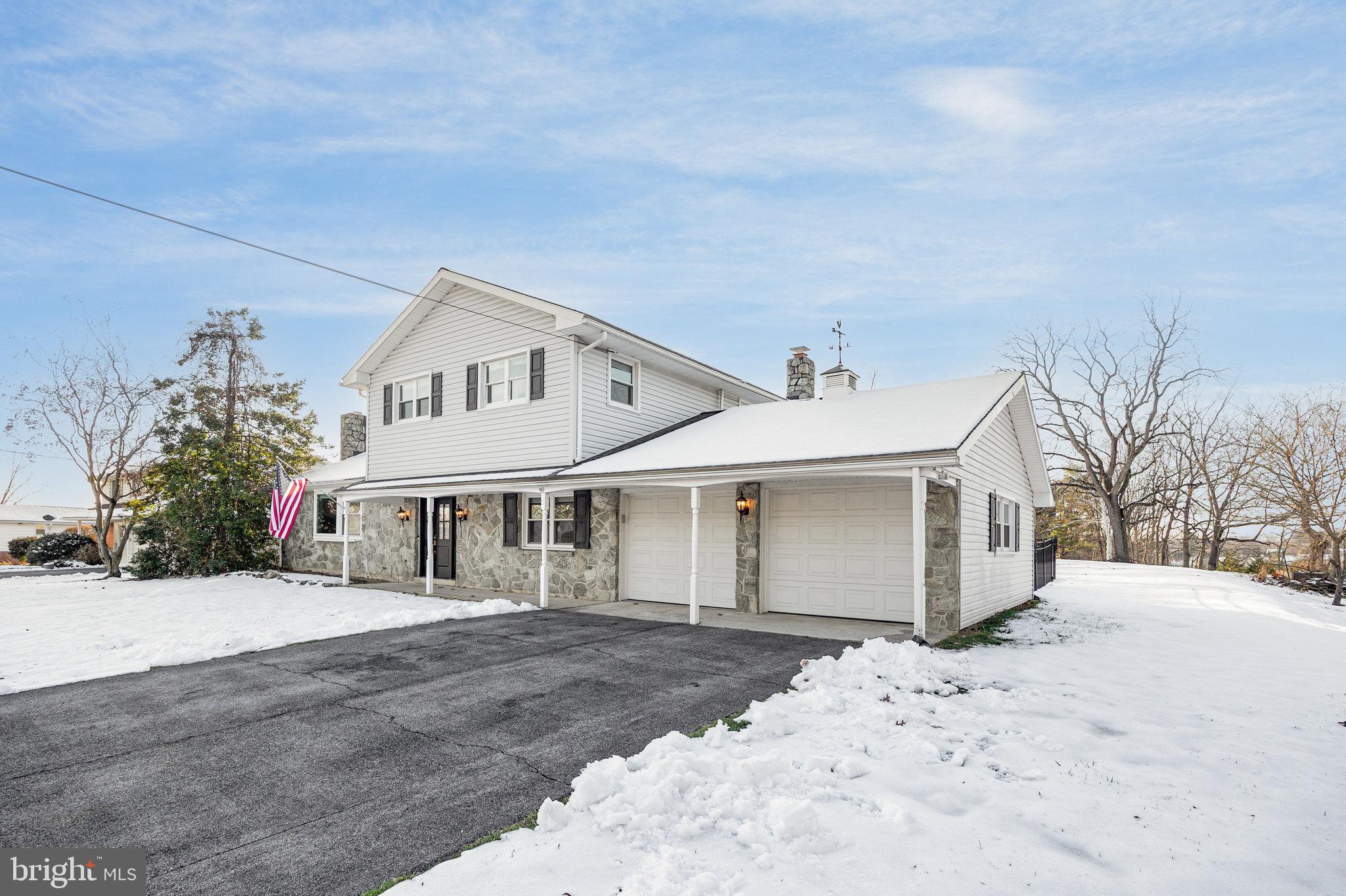 COLONIAL CREST - Residential