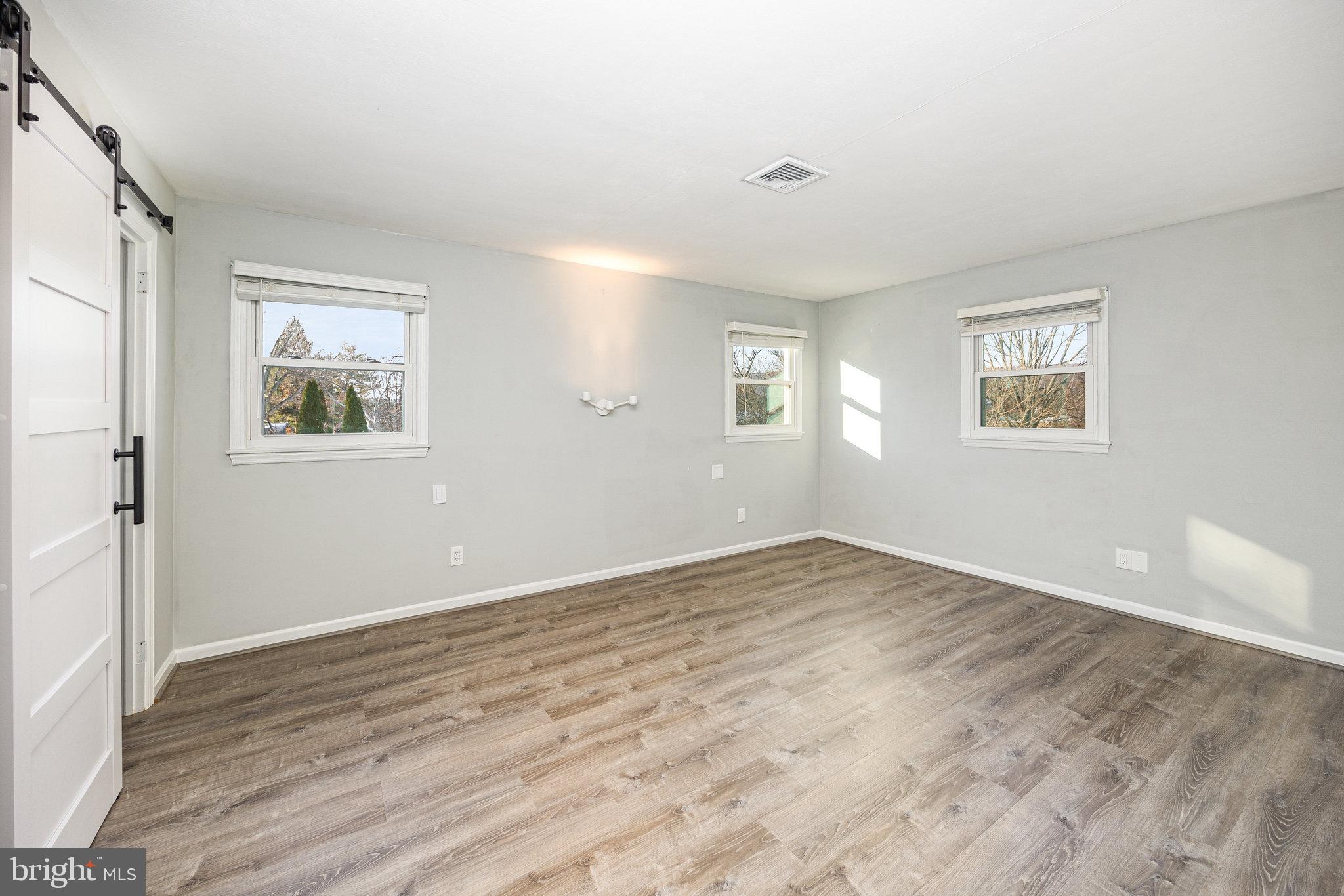 COLONIAL CREST - Residential