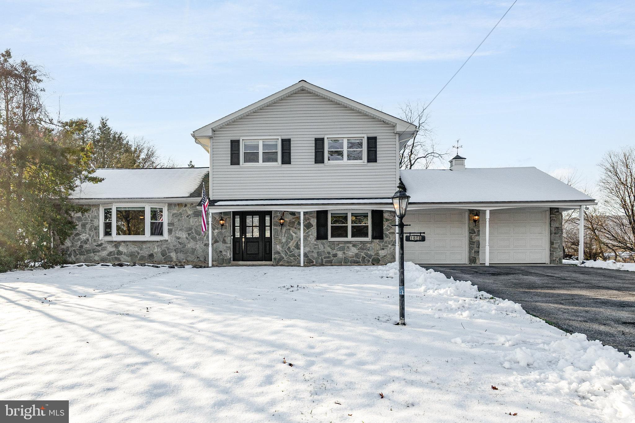 COLONIAL CREST - Residential