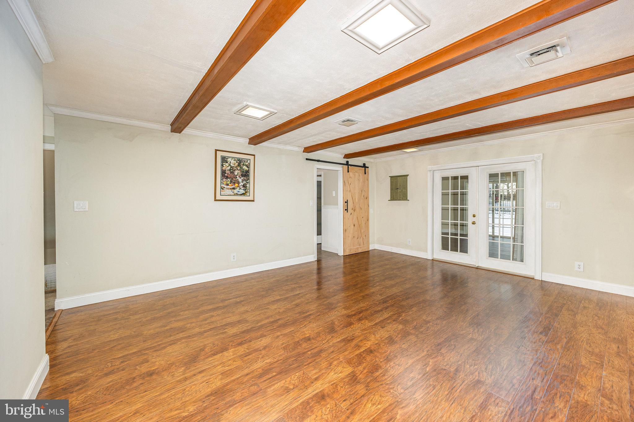 COLONIAL CREST - Residential