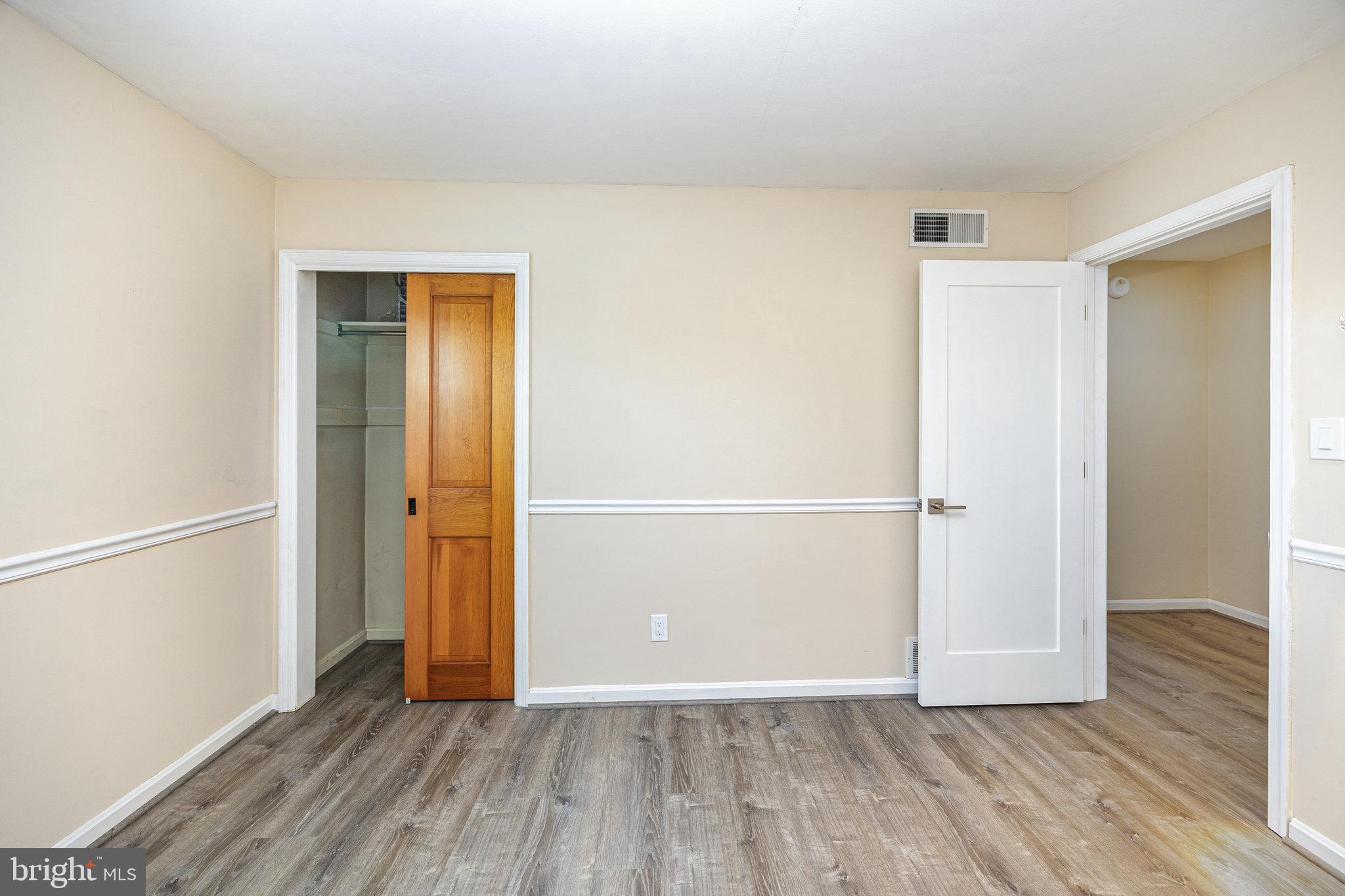 COLONIAL CREST - Residential