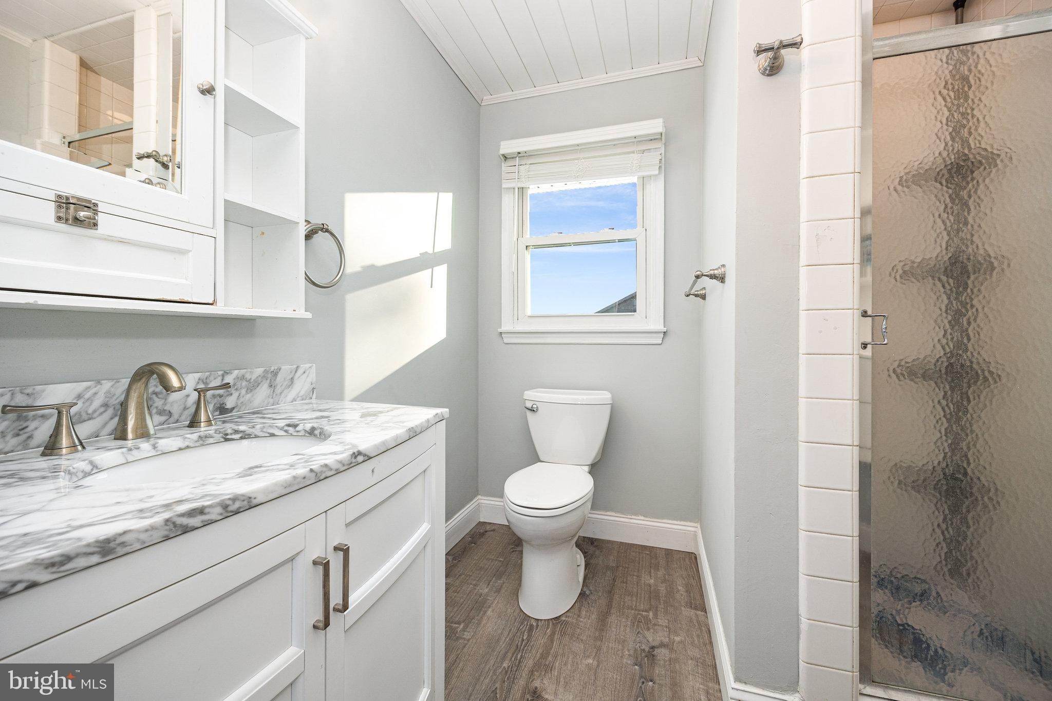 COLONIAL CREST - Residential