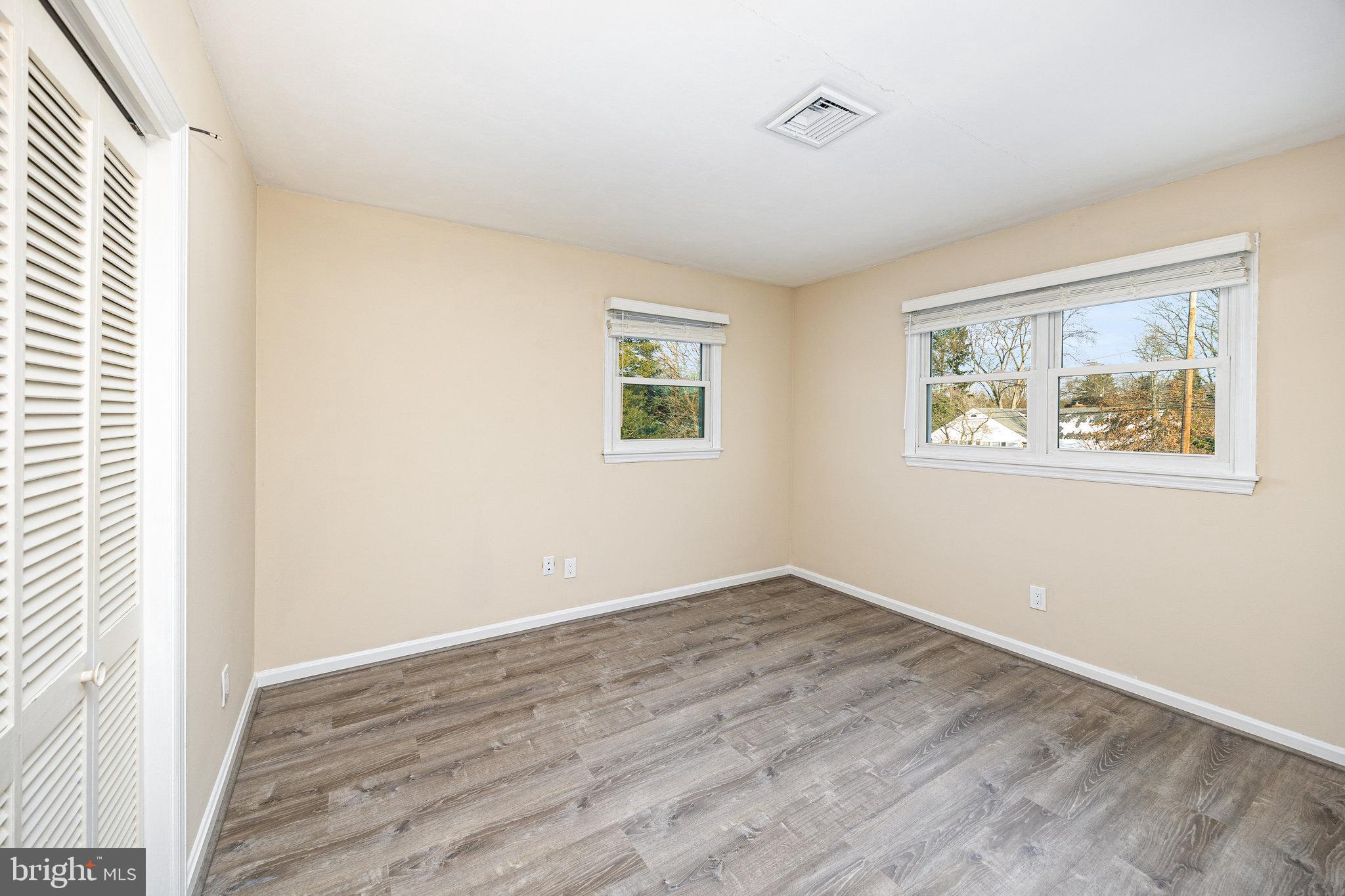 COLONIAL CREST - Residential