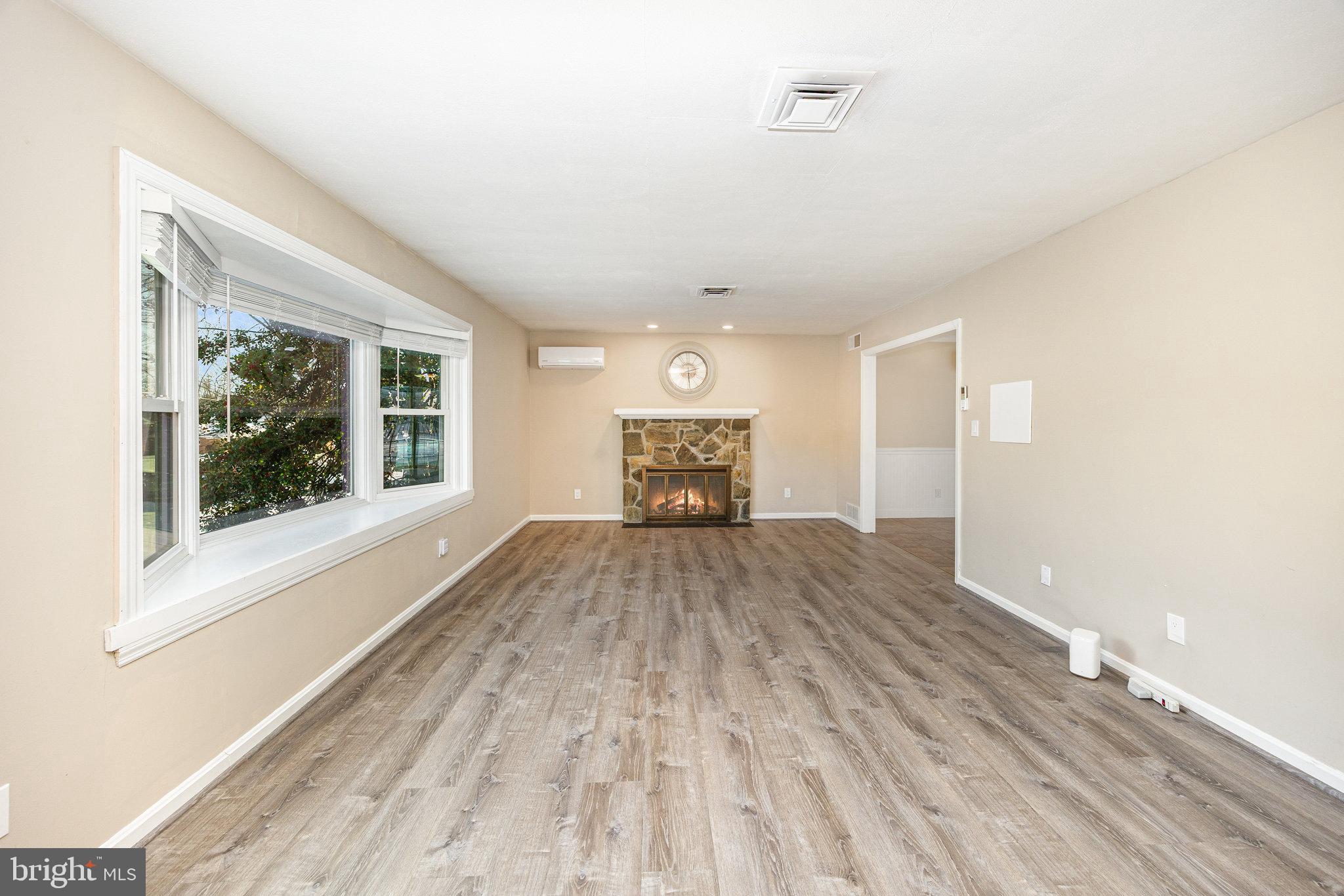 COLONIAL CREST - Residential