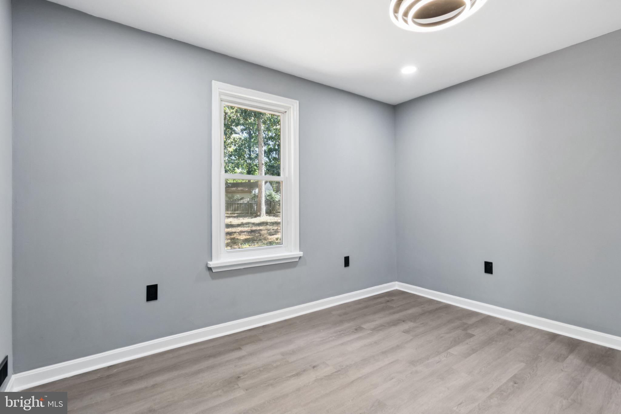 HIDDEN LAKE - Residential Lease